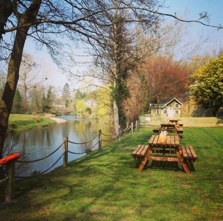 Hotel The Lion Leintwardine Exterior foto